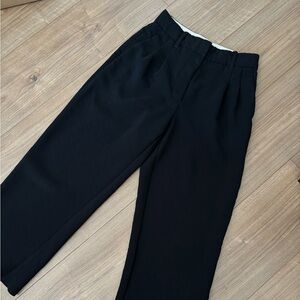 Aritzia Wilfred Black Effortless Pant - Cropped (24”)